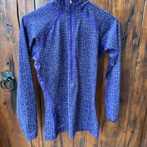 Nike Pro Women’s Long Sleeve Fitted insulated Small